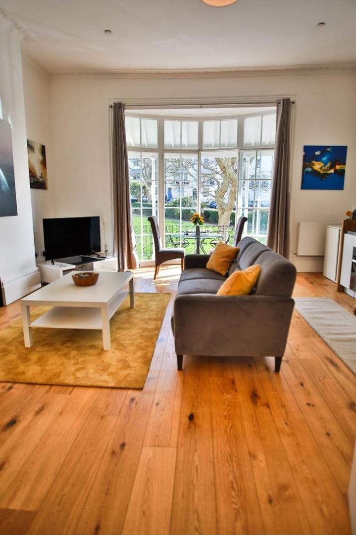 40B Wellington Suites Хейстингс Екстериор снимка
