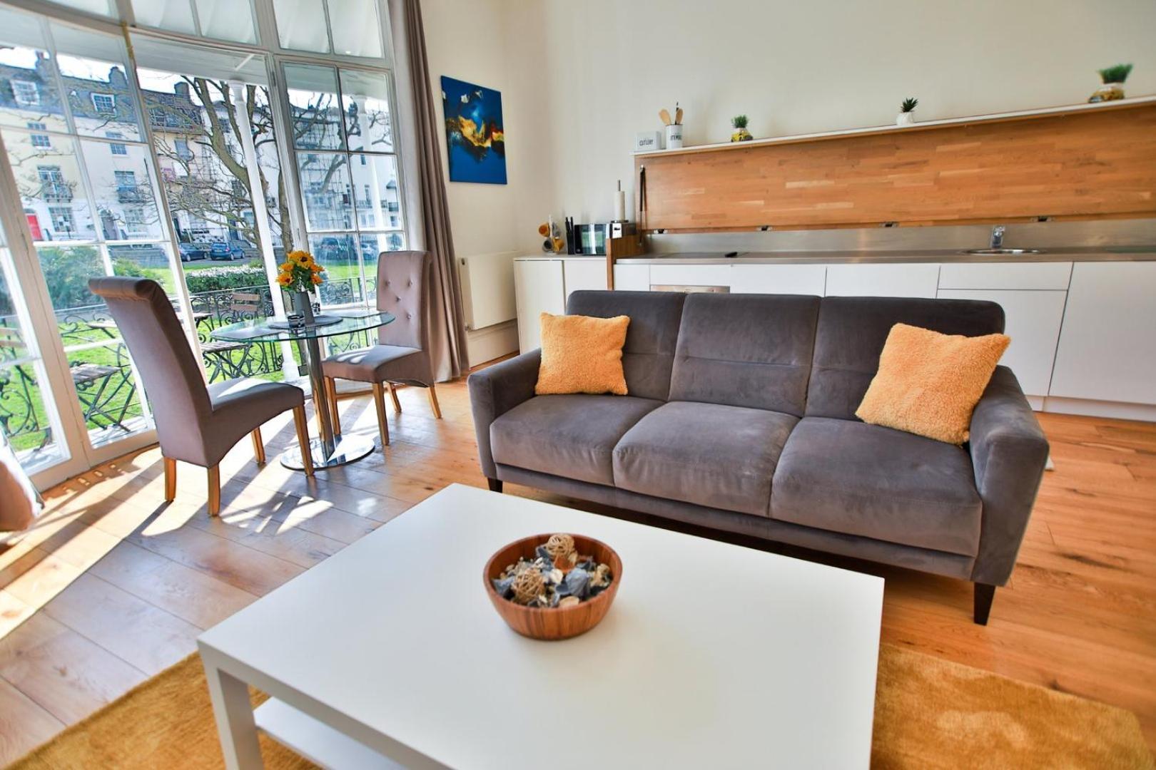 40B Wellington Suites Хейстингс Екстериор снимка
