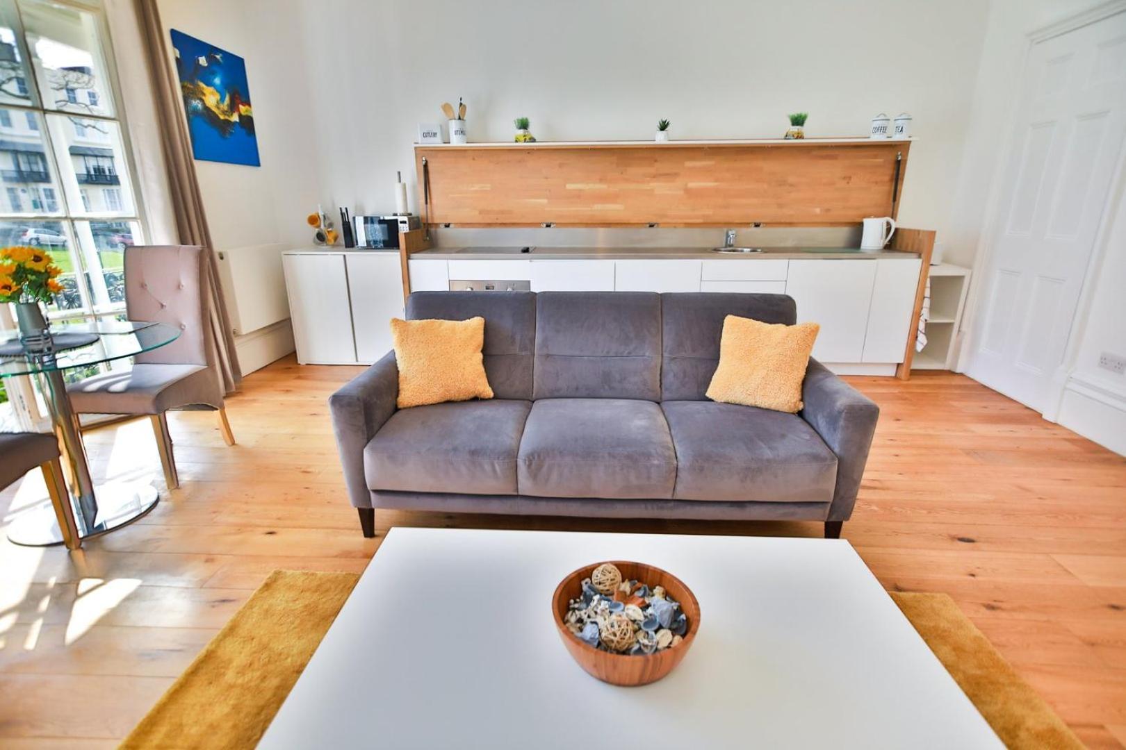 40B Wellington Suites Хейстингс Екстериор снимка