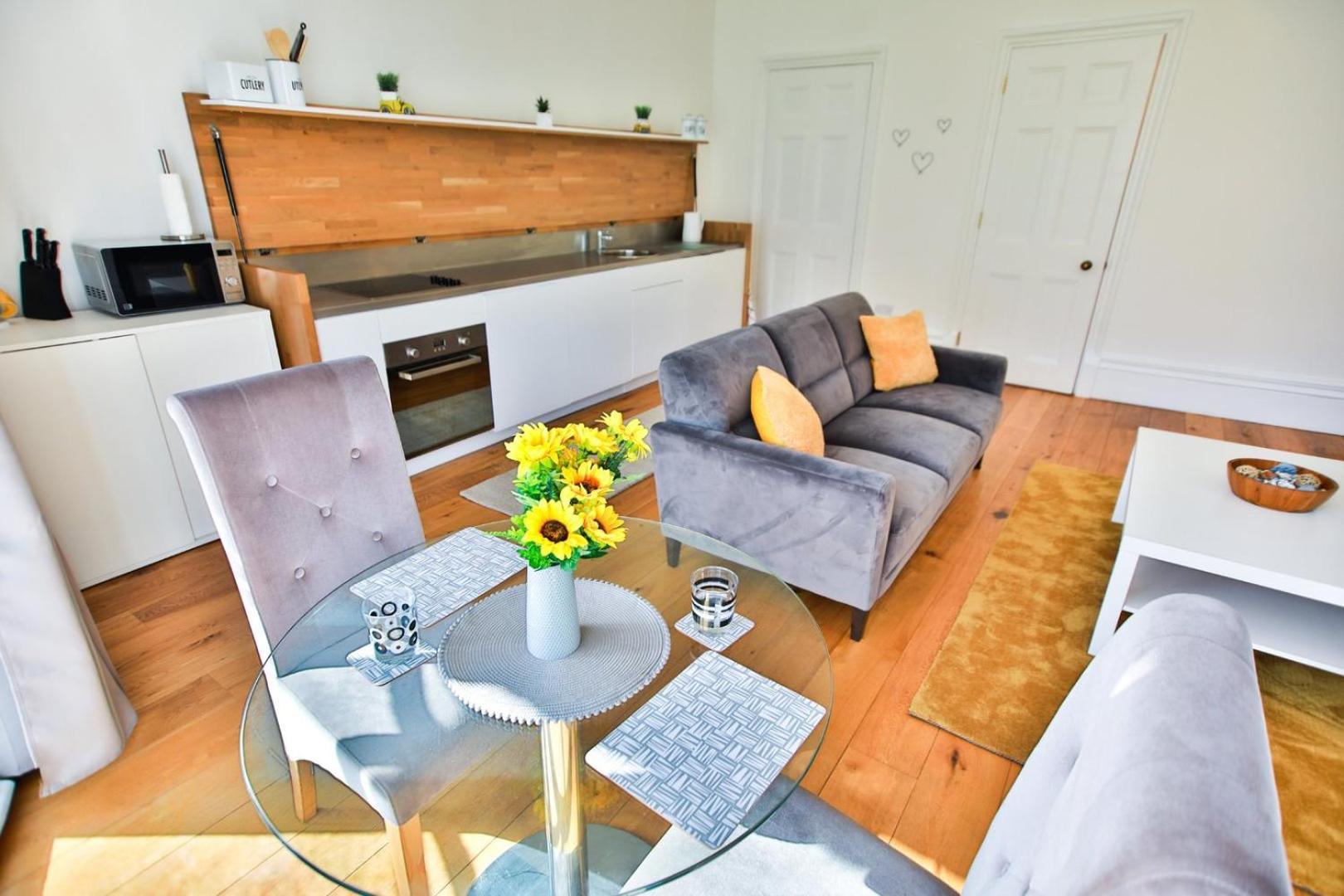 40B Wellington Suites Хейстингс Екстериор снимка
